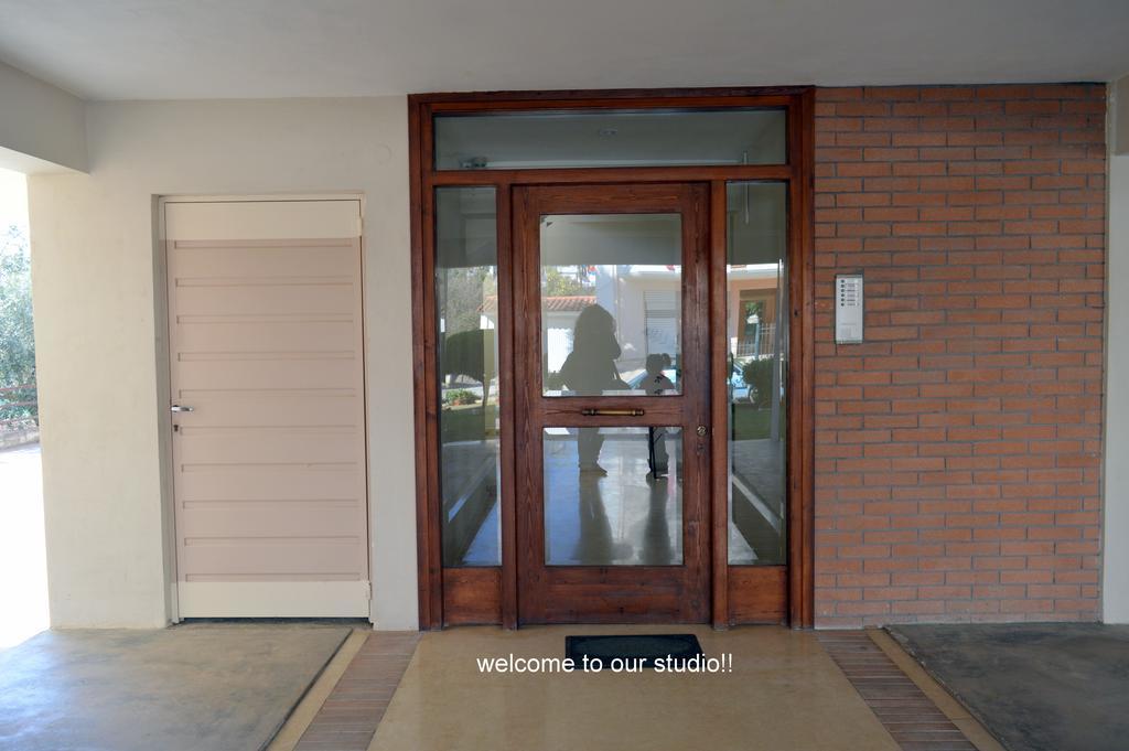 Deili Studio Loft Kalamata Exteriör bild